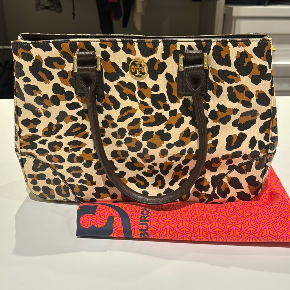 Tory Burch Leopard print handbag